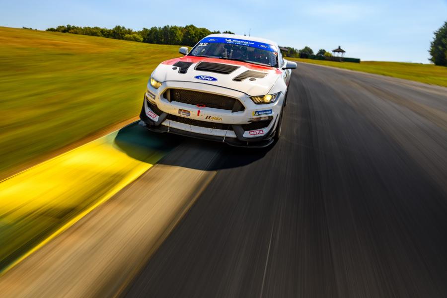  Ford Mustang GT4 Race Car 2016 года  (фото 7 из 10)